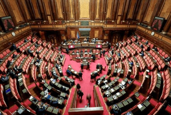 Legge elettorale, Senato approva emendamento maggioranza su preferenze. Meloni: “Mancavano dal ’93”