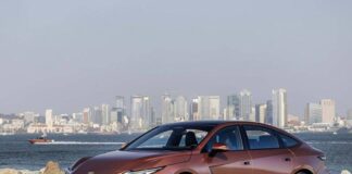 Lexus ES 2026, la berlina di lusso guarda al futuro