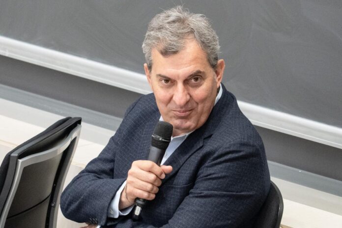 Maturità 2026, Calabresi: “Che emozione, libro nato da dialogo con maturandi”