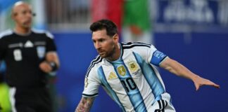 Messi, la tripletta record ai Mondiali e le lacrime: “Giorni difficili”