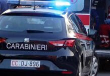 Milano, si dà fuoco nella sua auto: è gravissimo