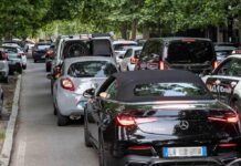 Mini riforma del bollo auto, niente tagli ma dal 2028 cambiano le tempistiche: la novità