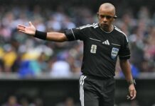 Mondiali, arbitro disastroso… in inglese: l’annuncio diventa un meme