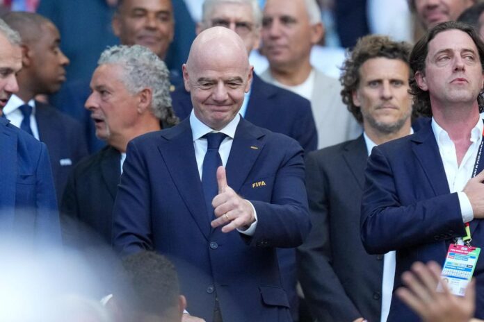 Mondiali ‘privati’, Infantino rinuncia: il piano Fifa viene ritirato
