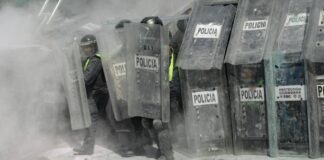 Mondiali, scontri tra manifestanti e polizia fuori dallo stadio Azteca di Città del Messico