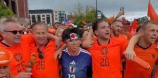 Mondiali, tifoso del Giappone ‘superstar’… nella festa dell’Olanda