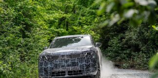 Nuova BMW X5, il conto alla rovescia è iniziato