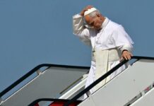 Papa Leone XIV, problema tecnico al decollo: il Pontefice scende dall’aereo