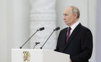 Putin contro Nato e Ue: “Minaccia russa scusa per giustificare aumento spese militari”