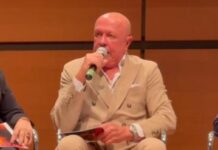 Raffaella Carrà, il figlio Gian Luca Pelloni Bulzoni: “Mi ha adottato dopo la diagnosi della malattia”