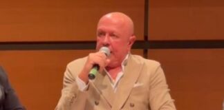 Raffaella Carrà, il figlio Gian Luca Pelloni Bulzoni: “Mi ha adottato dopo la diagnosi della malattia”