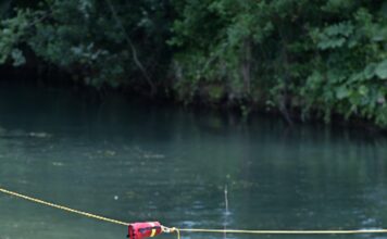Rieti, ragazzo di 15 anni si tuffa nel fiume Velino e annega: recuperato il corpo