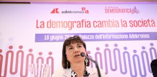 Roccella: “Alla disattenzione verso la famiglia rimediamo con sostegni su 3 pilastri”