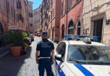 Roma, esplosione in casa in centro storico: un ferito