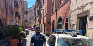 Roma, esplosione in casa in centro storico: un ferito