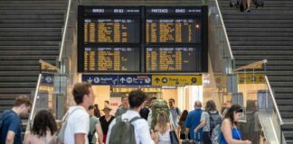Sciopero treni 11 giugno, ultime ore decisive: incontro al Mit per evitare il blocco