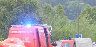 Scontro frontale, auto cade nel lago di Como: morto un uomo, grave una donna