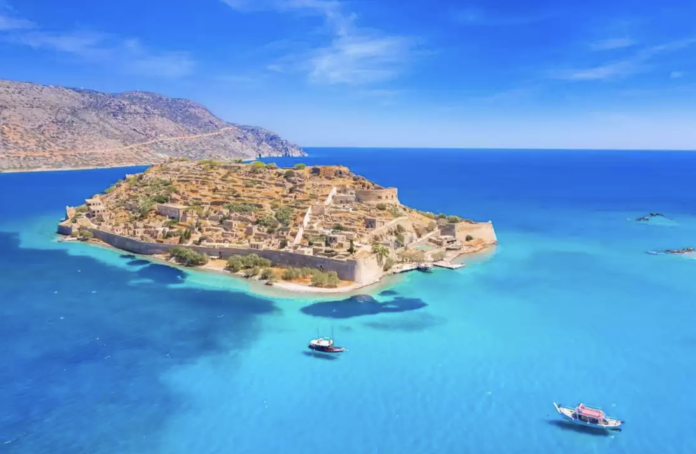 Spinalonga, a Creta con autonoleggio Gomega