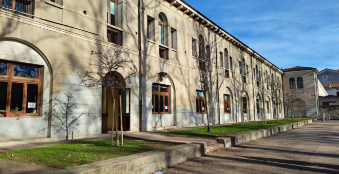 Scuola secondaria di primo grado A. Giuriolo di Vicenza scuole vicenza scuola giuriolo