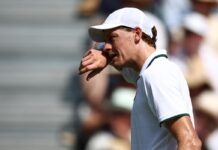 Sinner perde un set a Wimbledon e ‘preoccupa’: “Che gli succede?”