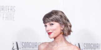 Taylor Swift entra nella Songwriters Hall of Fame, è l’artista più giovane di sempre
