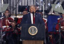 Trump apre festeggiamenti 250 anni degli Usa in stile Maga: “America è tornata”