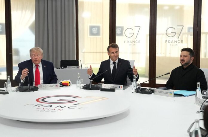 Ucraina, al G7 trilaterale Trump-Zelensky-Macron. Il tycoon: “Russia deve trattare”