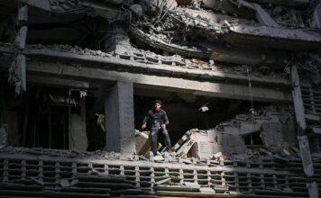 Venezuela, italiano a Caracas: ”Gente disperata scava tra le macerie, mancano gli aiuti”
