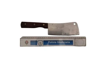 Minacce con mannaia in un locale di Vicenza: individuato e denunciato dalla PL l’aggressore mannaia vicenza