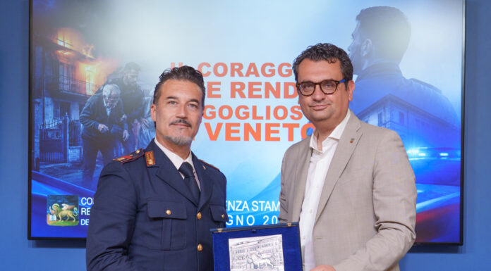 Salva da incendio coppia di anziani nel Vicentino: poliziotto premiato in Regione salva anziani incendio vicentino manuel geremai
