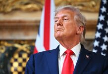 4 luglio, Trump a Mount Rushmore: “Non saremo mai comunisti, nostra identità sotto attacco”