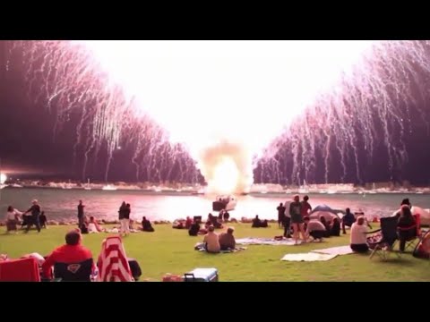 4 luglio negli Usa, i fuochi si accendono tutti insieme: la maxi esplosione – Video