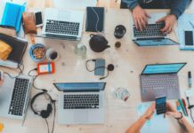 Ai riduce il burnout ma rischia di ampliare il deficit di connessione umana sul lavoro