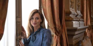 Beatrice Venezi, l’annuncio: “Torno a dirigere in Russia, la Fenice è il passato: ho già pagato abbastanza”