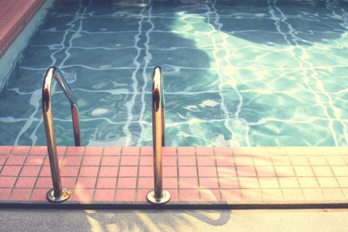 Bimba risucchiata da bocchettone piscina, Gaslini: “Condizioni restano gravissime”