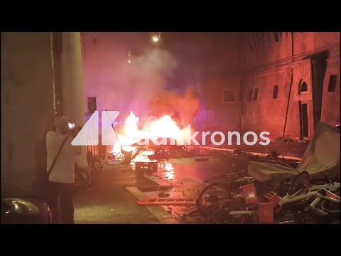 Bologna, scontri per la morte di Abderrahim Fakir: lacrimogeni e auto in fiamme