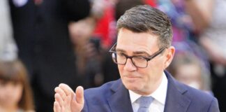 Burnham è il nuovo premier britannico: “Faremo maggiori cambiamenti degli ultimi 40 anni”