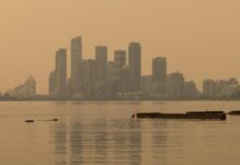 Canada, oltre 200 incendi fuori controllo: fumo ‘invade’ gli Usa