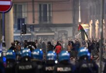 Disordini a Bologna dopo la morte di Fakir: 12 indagati