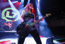 E’ morta Jennifer Finch, la bassista delle L7 aveva 59 anni