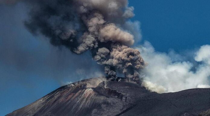 Eruzione Etna, sospesi fino alle 17 i voli in arrivo all’aeroporto di Catania