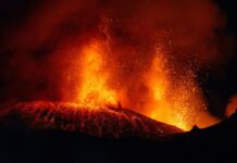 Etna, aeroporto Catania ancora chiuso: stop voli fino alle 14