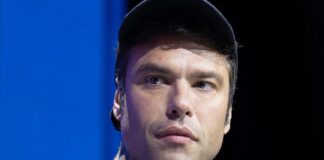 Fedez in pronto soccorso a Milano, rapper arrivato in ambulanza