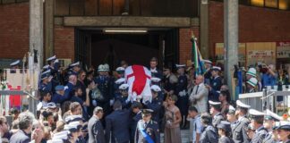 Francesco Imprezzabile, l’ultimo saluto tra ‘Ciao Francy’ e Hallelujah