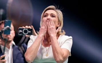 Francia, Le Pen ricorre in Cassazione e si candida alle presidenziali: gli scenari