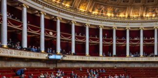 Francia, “diritto aiuto a morire” è legge. Macron: “Impegno mantenuto”