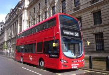 Gb, i celebri bus rossi ‘parlano’ cinese: svolta green a Londra con l’aiuto di Pechino