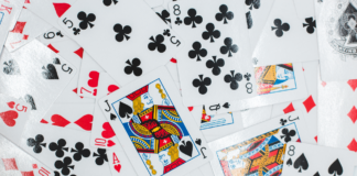 La storia regionale dei giochi di carte italiani Giochi di carte (fonte Editor di Canva)