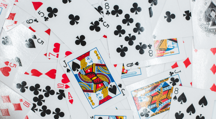 La storia regionale dei giochi di carte italiani Giochi di carte (fonte Editor di Canva)