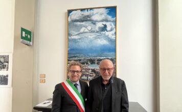 “Un cielo sopra Vicenza”: il quadro che celebra la città trova casa a Palazzo Trissino Un cielo sopra Vicenza